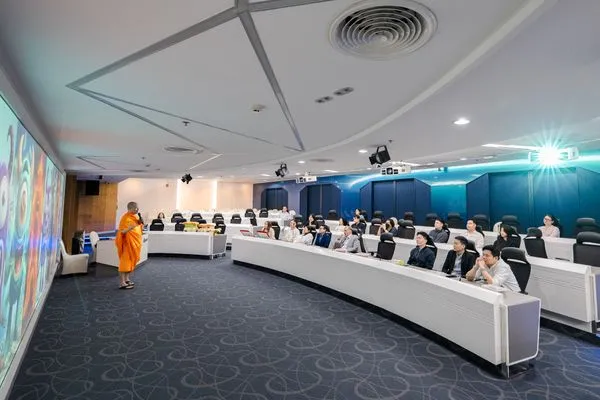 The Accenture and PTT team in the auditorium