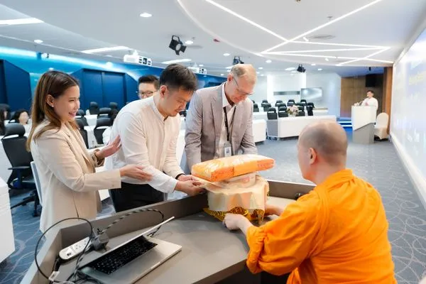 Presenting the offering