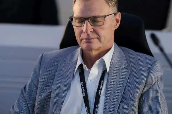A member of the Accenture team during the practice